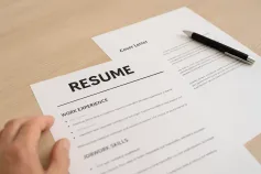 Kandidaat vult online sollicitatieformulier in met cv en motivatiebrief